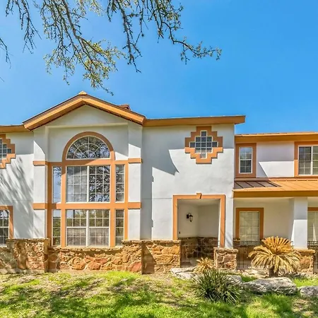 San Antonio Serenity - Three Bedroom House